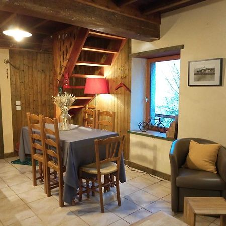 Gites Des Esselards Yzeron Exteriér fotografie